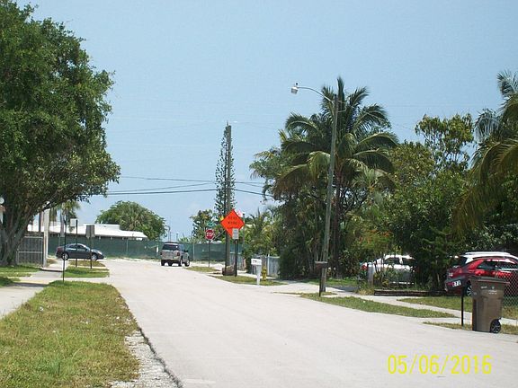 5th image of 4711 NE 2nd Ter