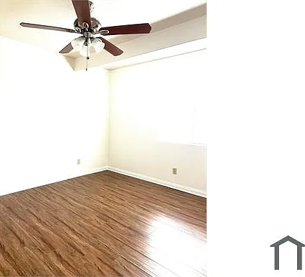 514 W 61st St — Photo 15