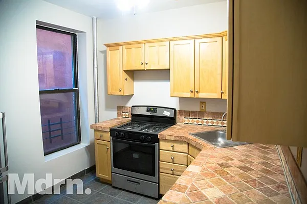 Rented by Mdrn Residential | media 12