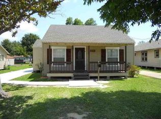 2716 2nd Ave, Groves, TX 77619