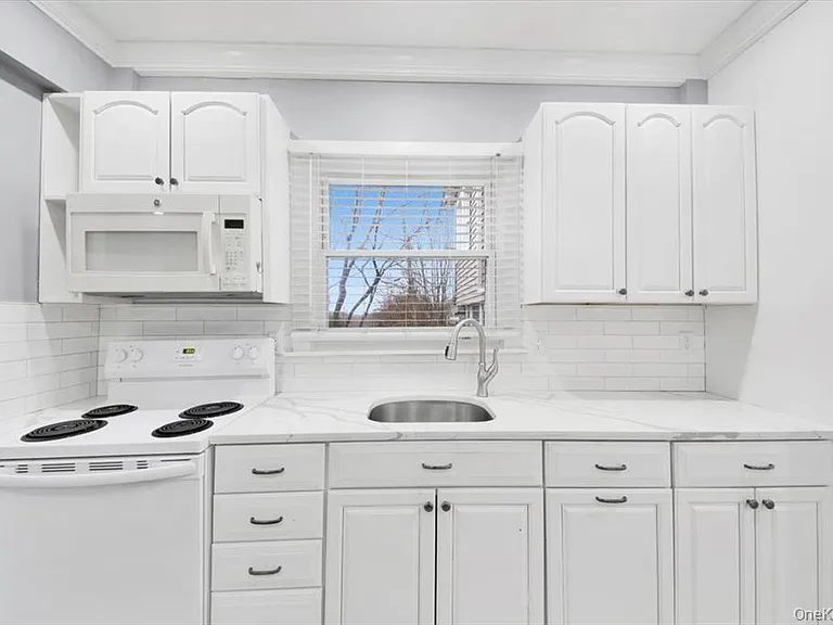 39 Helena Ave #1 — Photo 10