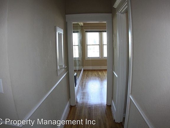 3rd image of 2415 Van Ness Ave APT 307