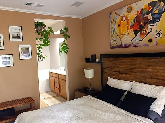 Master Bedroom No. 1, Bathroom