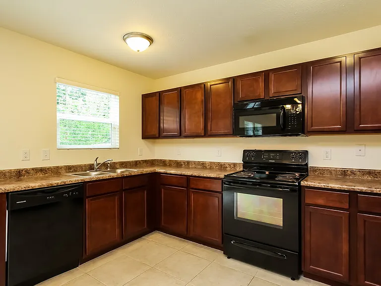 1192 N Aberdeen Dr — Photo 7