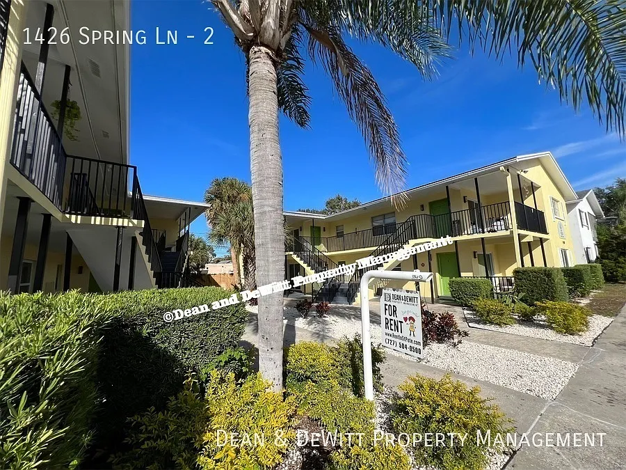 Building Photo - 1426 Spring Ln #2