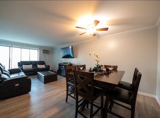 177 Gregory St APT 11, Aurora, IL 60504
