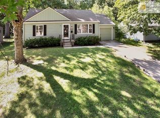 7832 Juniper St, Prairie Village, KS 66208