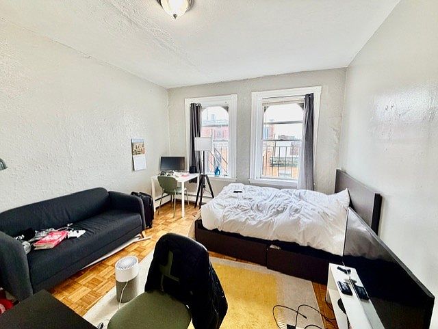 1st image of 40 Anderson St APT 9