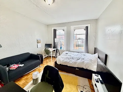 40 Anderson St Photo 1