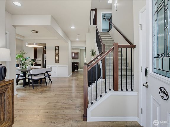 5th image of 4921 Skylark Street NE