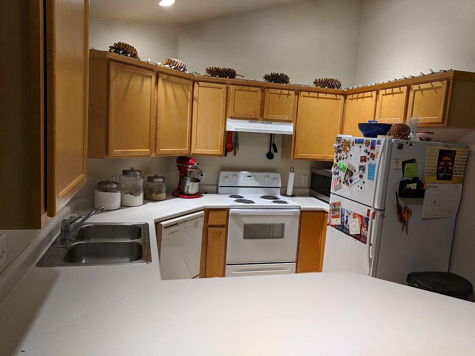 Kitchen with vaulted ceiling