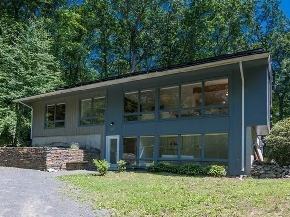 26 Teawaddle Hill Rd, Leverett, MA 01054