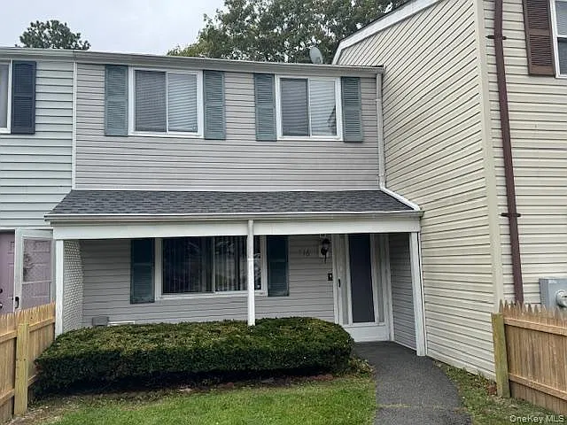 3 bed, 1.5 bath, 1296 sqft, $3,200 — Photo 1