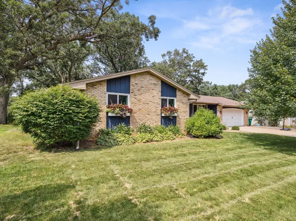 4299 Virginia Ave, Shoreview, MN 55126