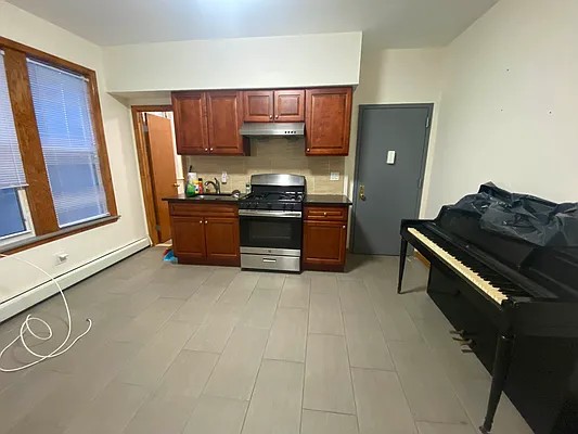 Rented by King Zone Realty Inc | media 11