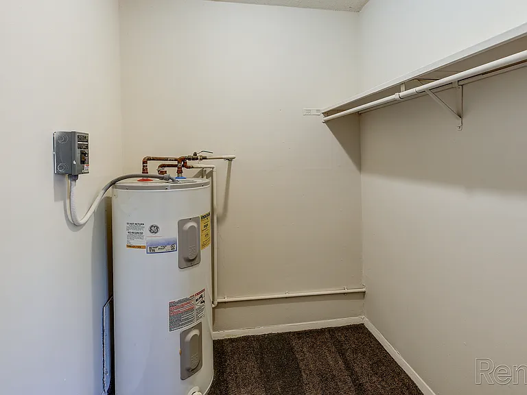 Glenview Apartments — Photo 133