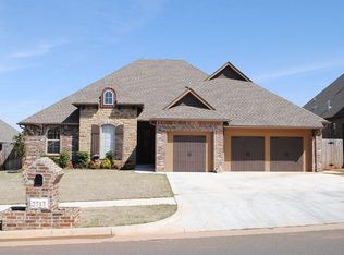2717 SE 5th St, Moore, OK 73160