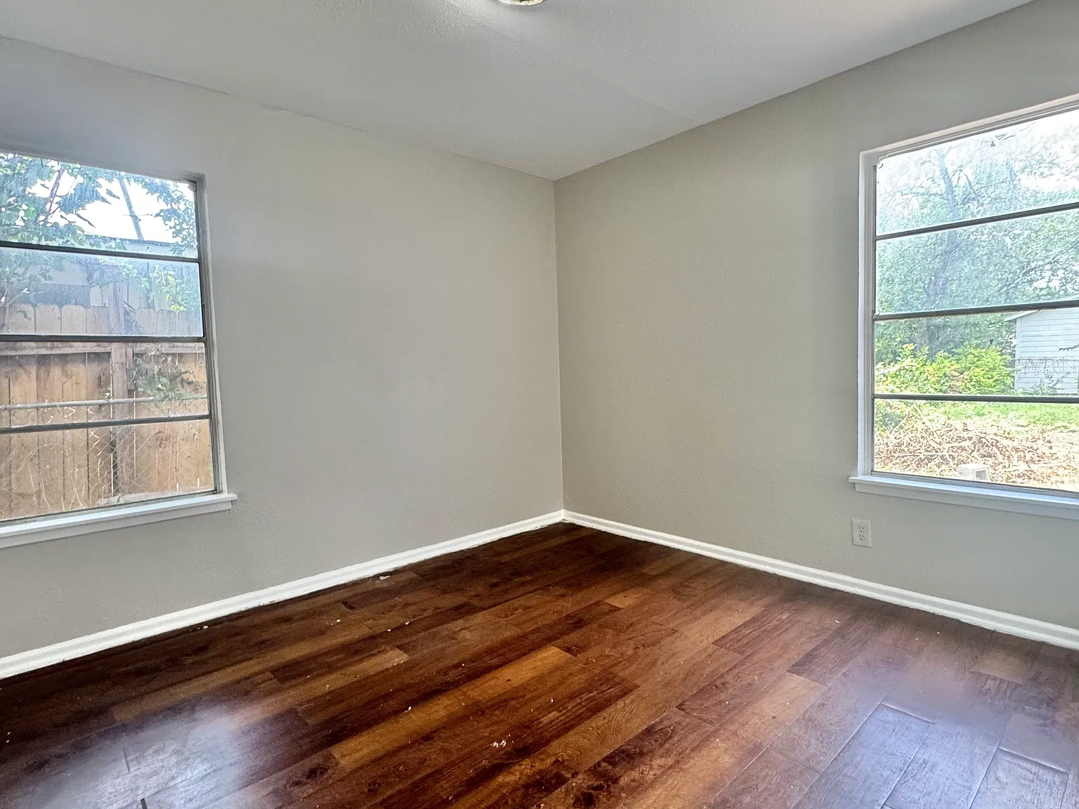3 bed, 1200 sqft, $1,350 — Photo 2