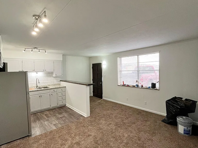 340 Sanderson St — Photo 7