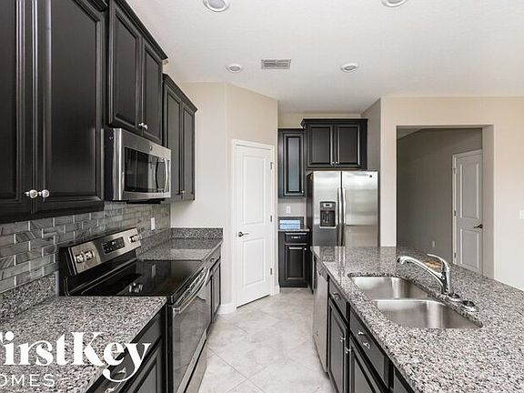 4th image of 9712 Ivory Dr