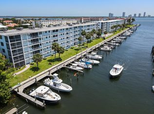 108 Paradise Harbour Blvd APT 201, North Palm Beach, FL 33408