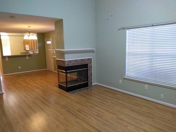 Living Room/Breakfast Nook