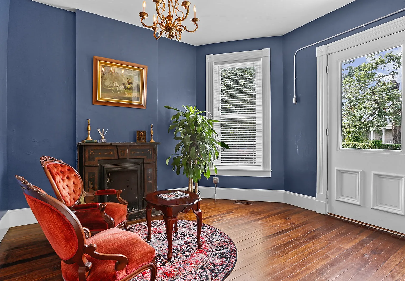 336 Madison Pl — Photo 1