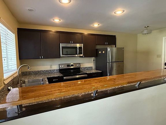 3rd image of 1406 Broadway St APT 9