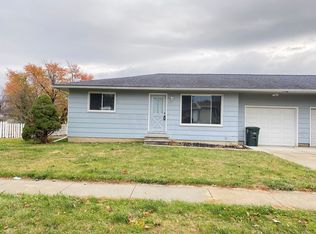 3741 Joan Dr, Waterloo, IA 50702