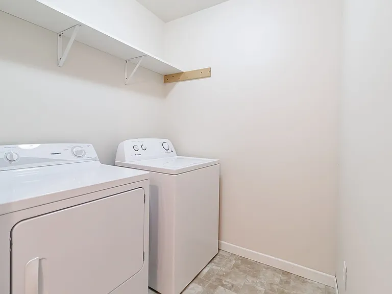 1017 & 1021 16th St N #1122 — Photo 13