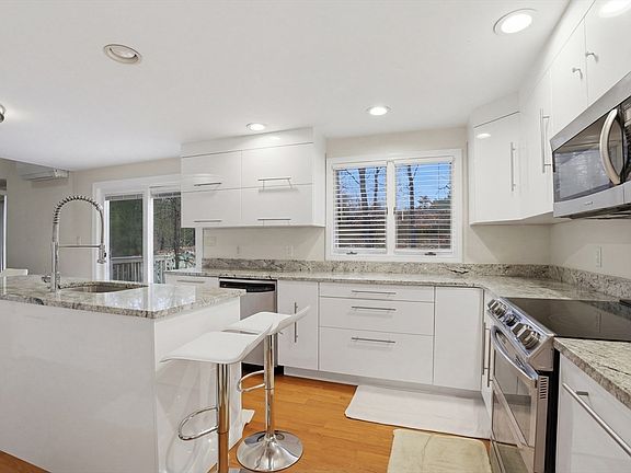 5th image of 77 Highland Rd