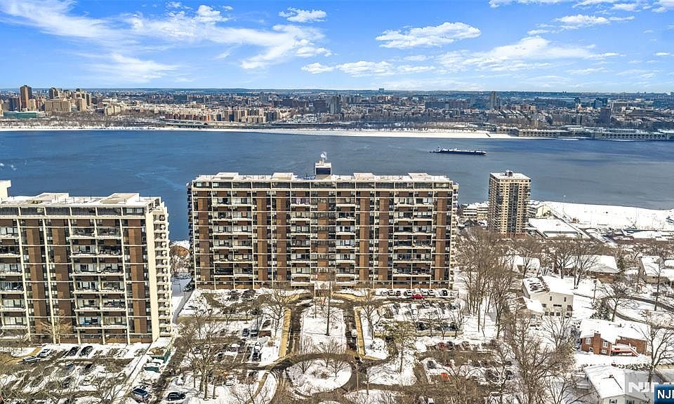 1st image of 1 Horizon Rd #Penthouse 1