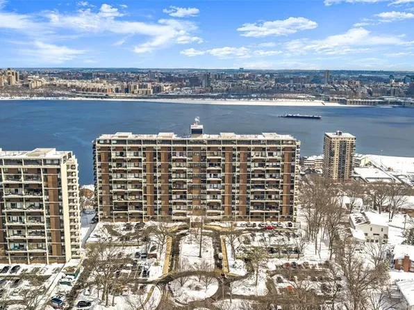 1 Horizon Rd #Penthouse 1, Fort Lee, NJ 07024