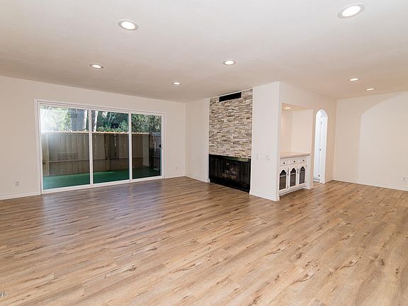 3rd image of 31579 Lindero Canyon Rd Unit 5