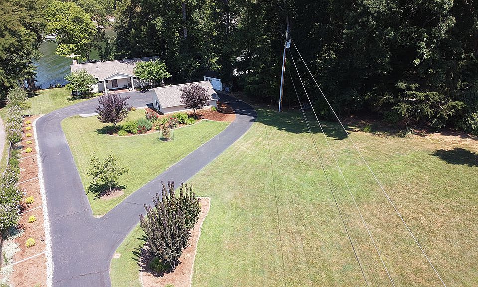 1st image of 1308 Barnhill Ln