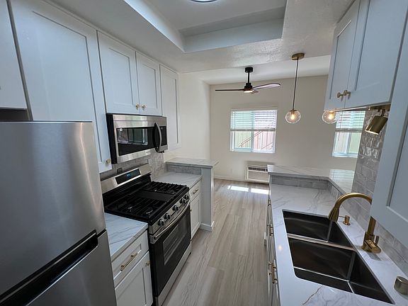 5th image of 4070 Iowa St