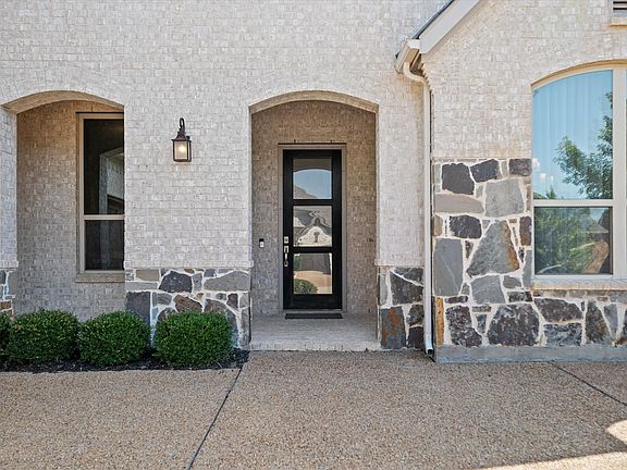 2nd image of 2222 Kennedy Dr