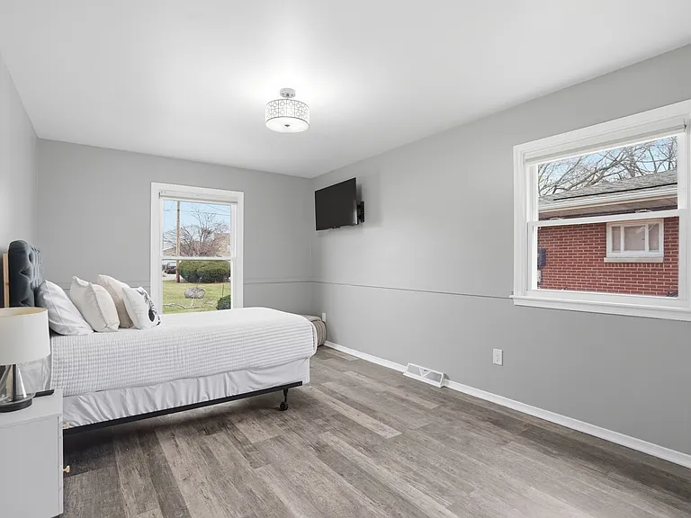 1865 W 64th Pl — Photo 18