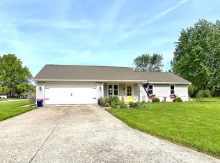 1828 Buckskin Dr, Fort Wayne, IN 46804