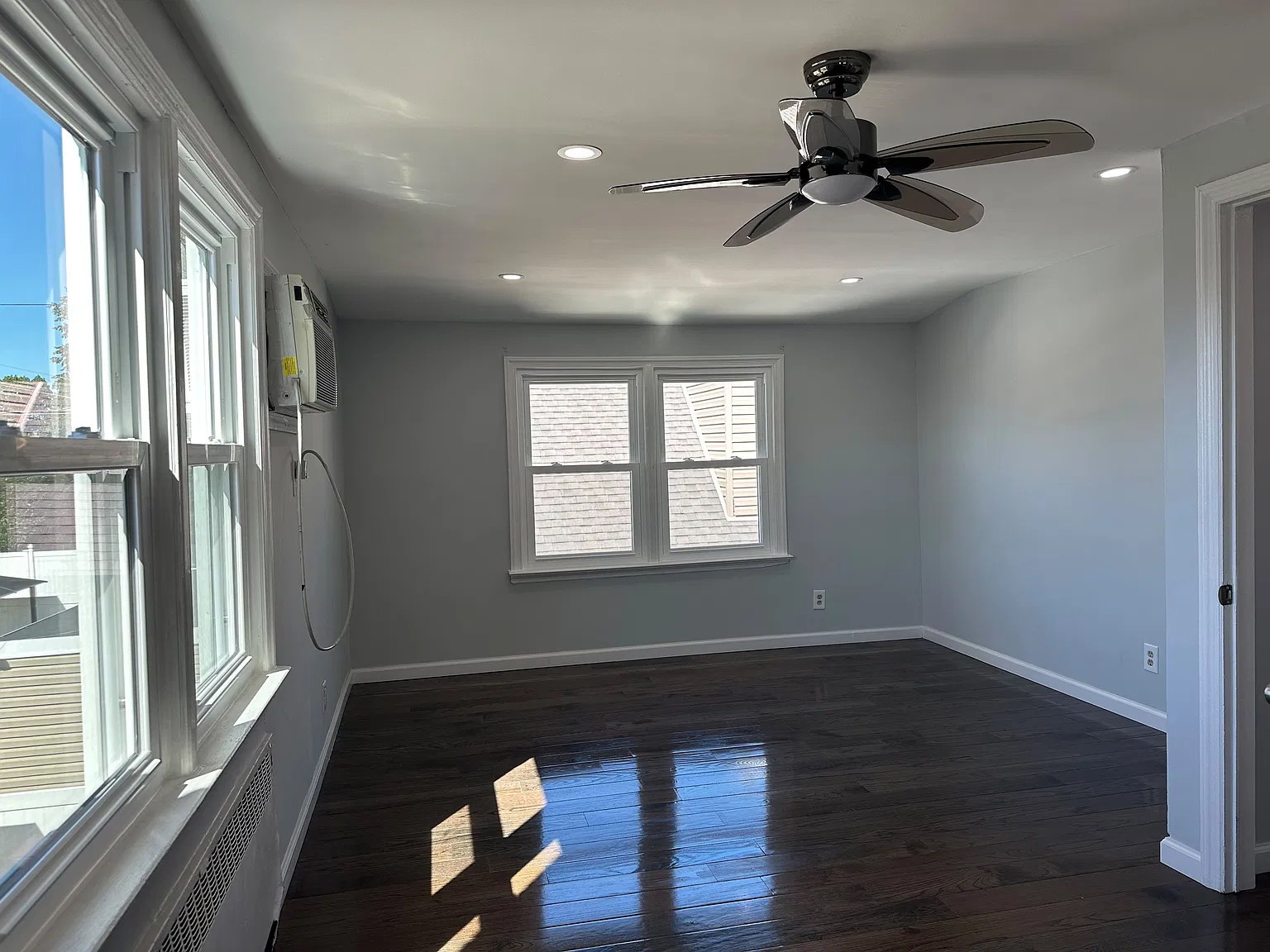 2 bed, 1000 sqft, $3,500 — Photo 4