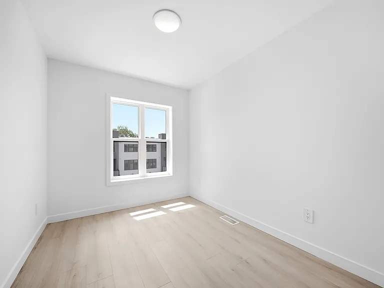 31 Mill St #12 — Photo 19