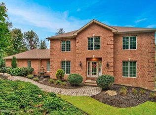 22 Manchester Dr, Wilkes Barre, PA 18702