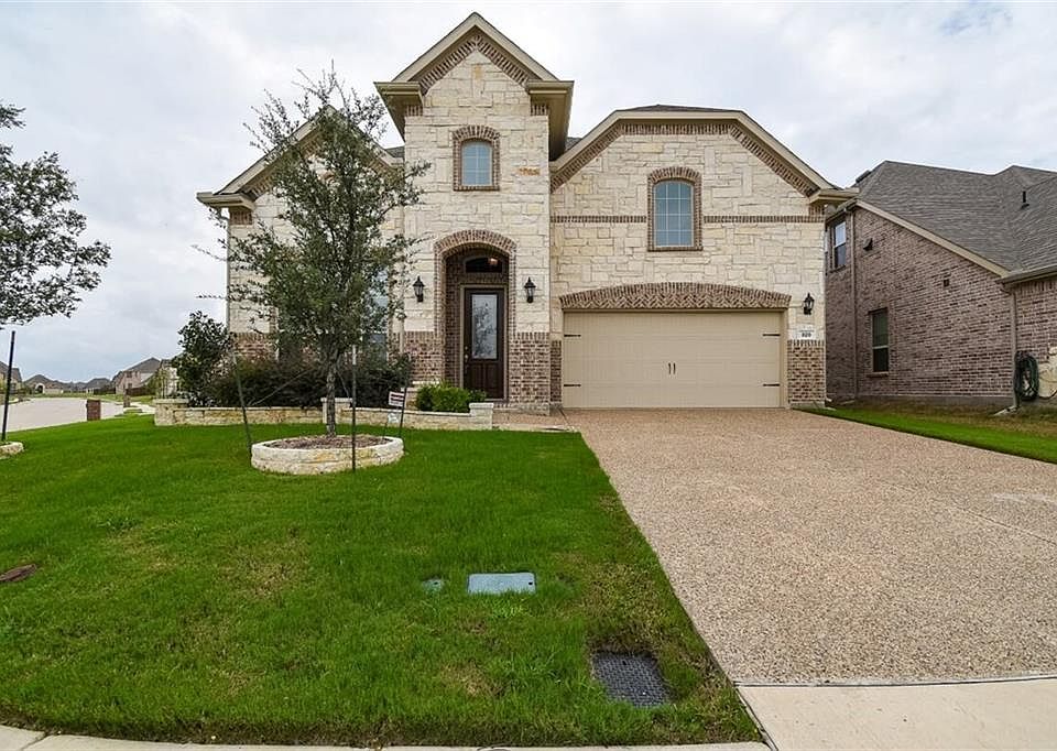 1st image of 320 Prairie Hill Trl