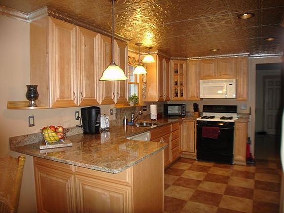 4th image of 8009 Thyme Cir