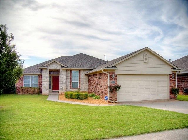 1st image of 529 Lone Oak