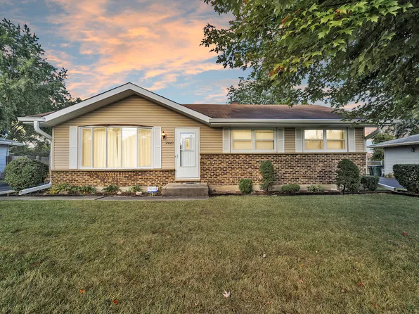 2410 Lydia Ave, Zion, IL 60099