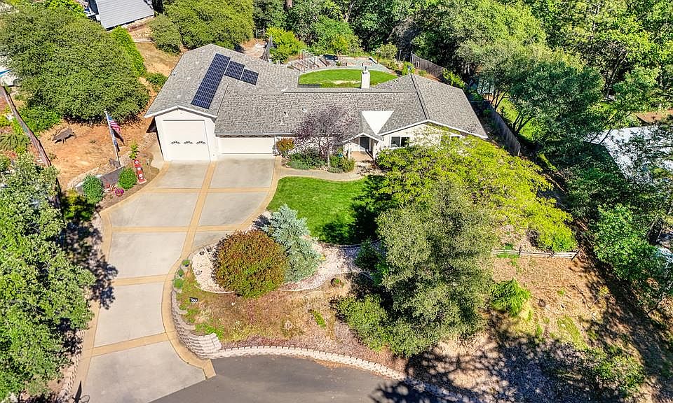 1st image of 1380 Katie Ln
