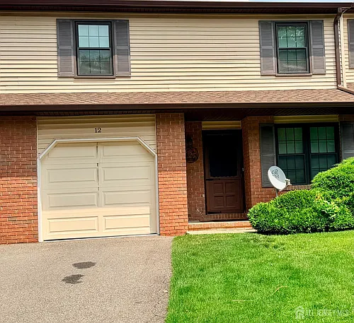 12 Dogwood Dr Photo 1