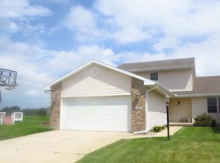 1304 Cobblestone Way, Champaign, IL 61822