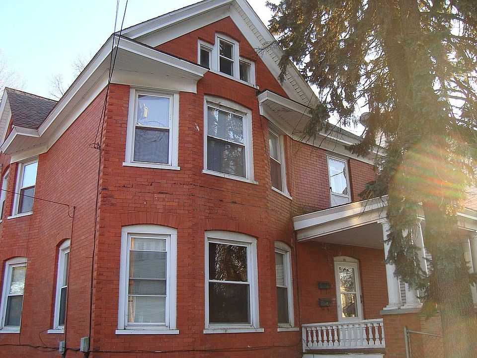 Front of House on Broad 